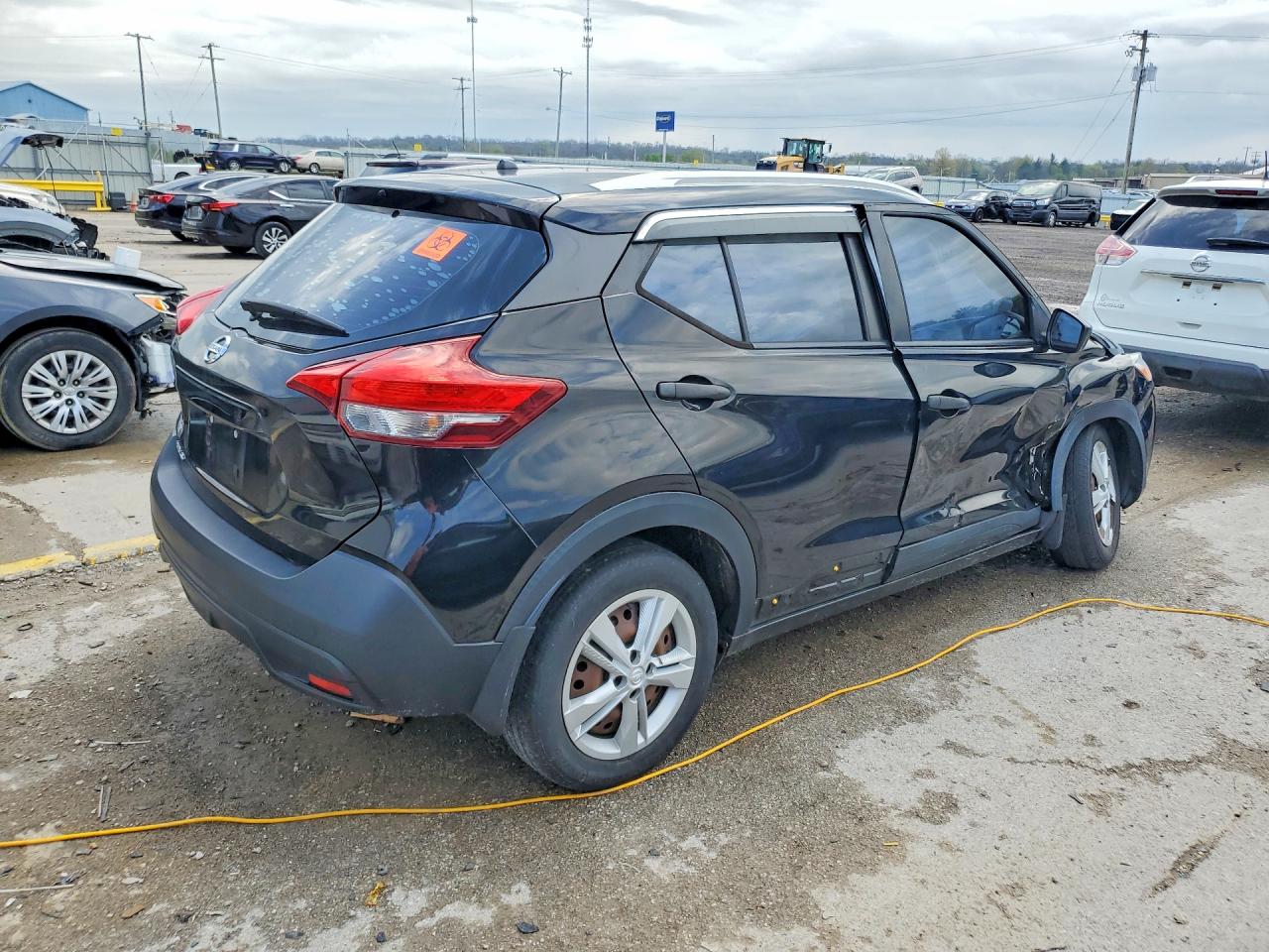 2018 NISSAN KICKS S photo 5