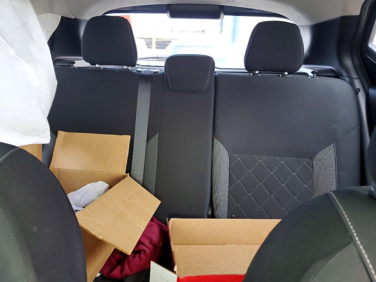 2018 NISSAN KICKS S photo 19