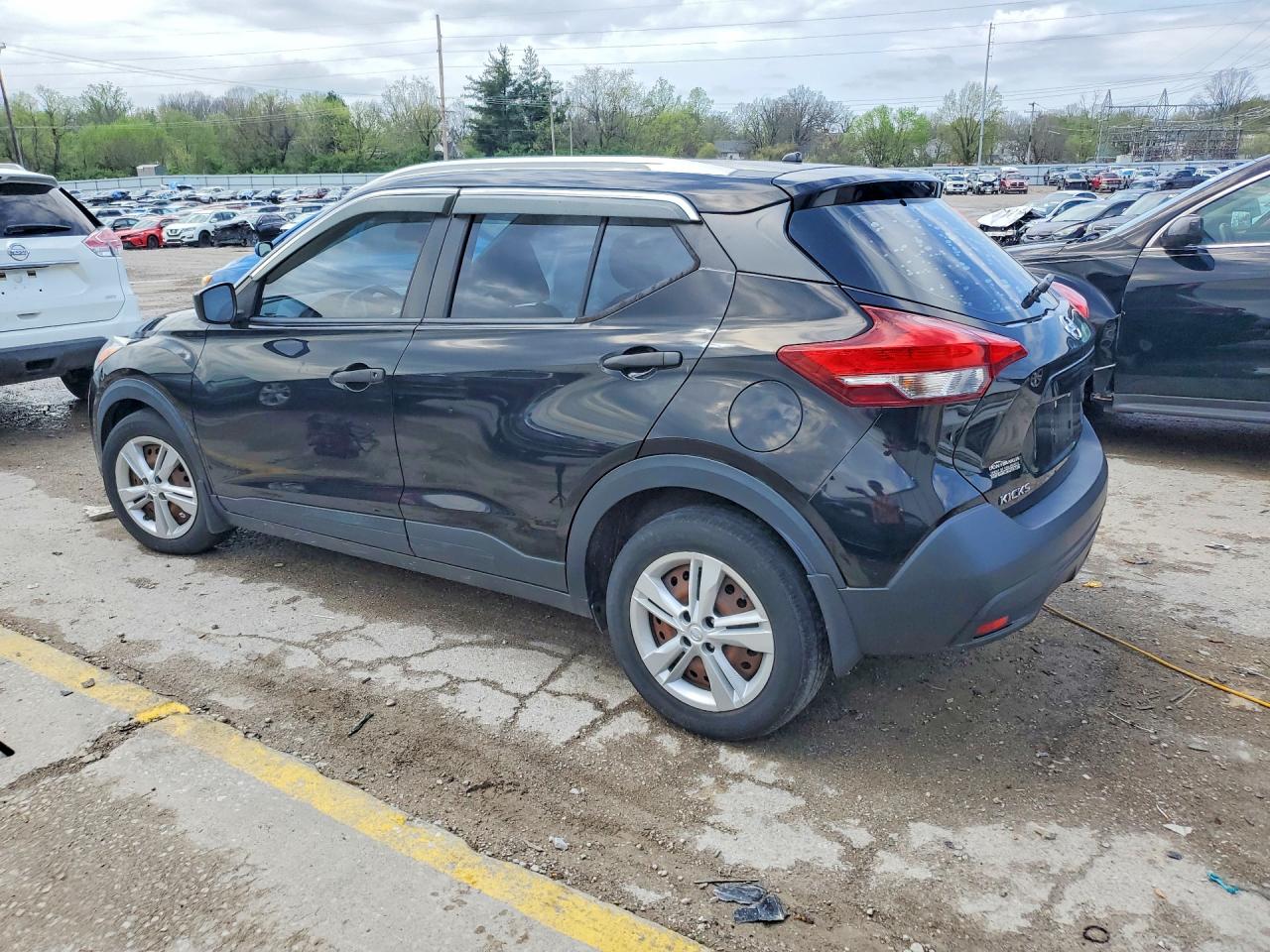 2018 NISSAN KICKS S photo 3