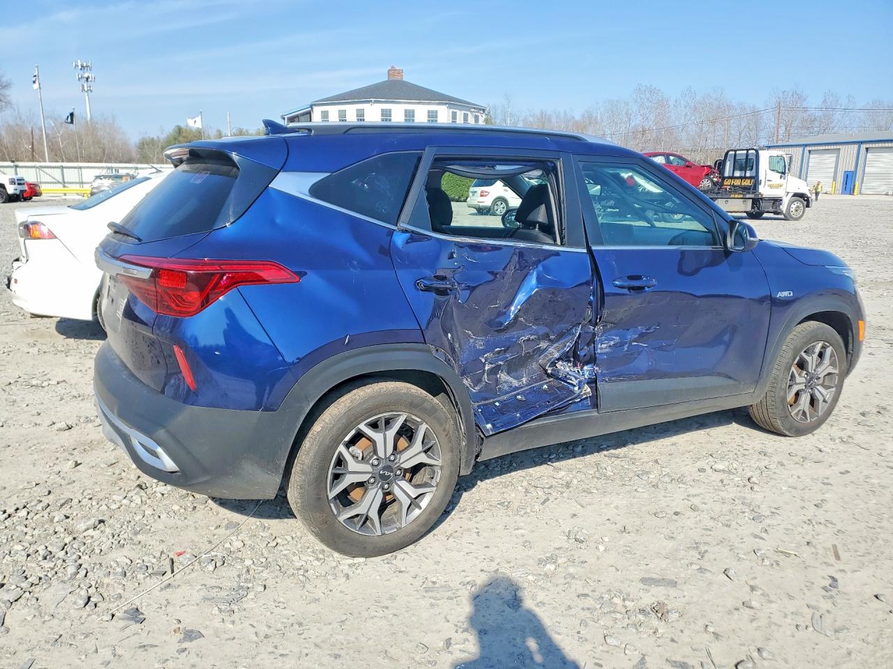 2023 KIA SELTOS EX photo 3