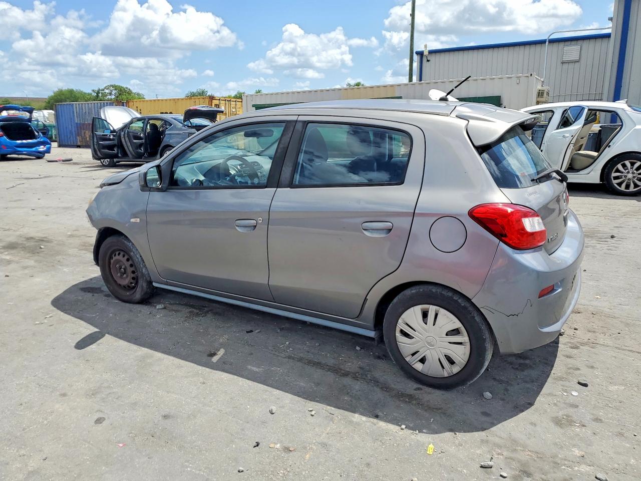 2017 MITSUBISHI MIRAGE ES photo 4