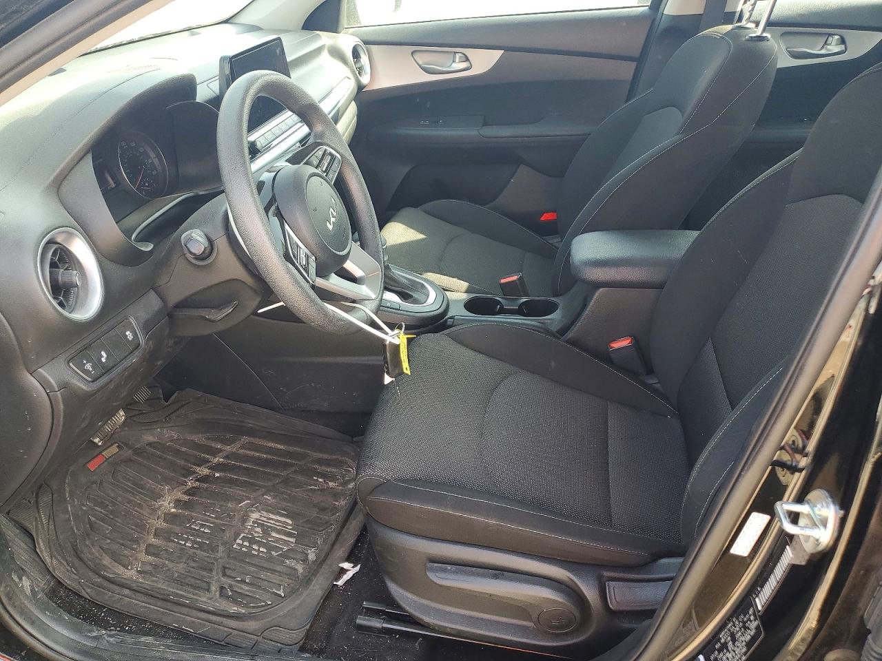 2023 KIA FORTE LXS photo 13