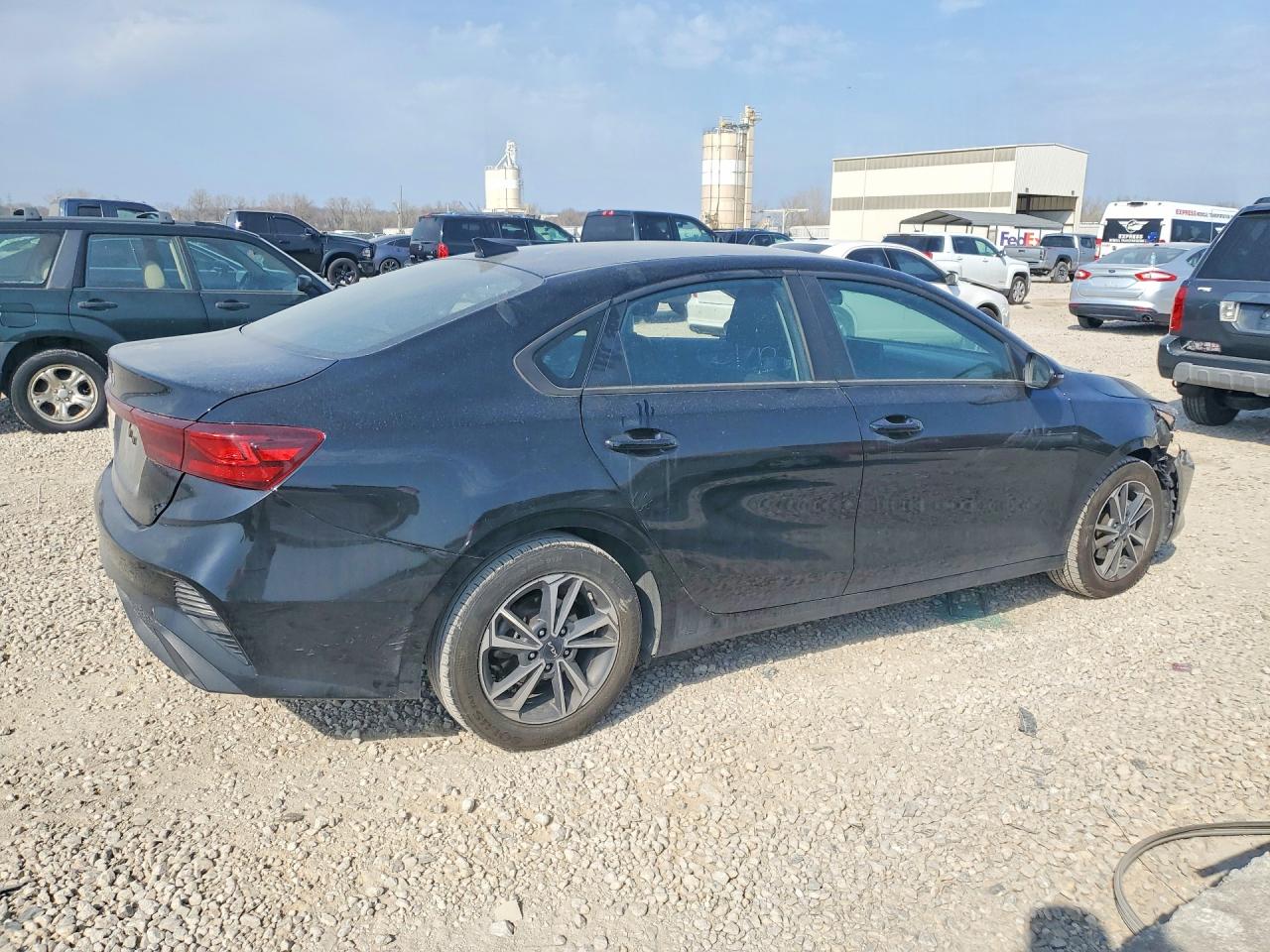 2023 KIA FORTE LXS photo 5