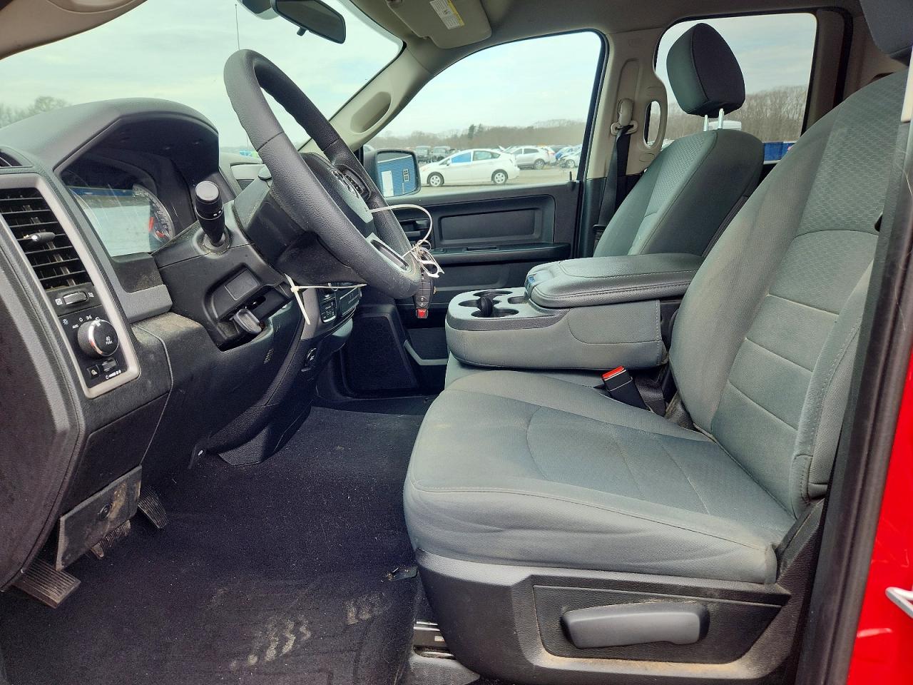 2018 RAM 1500 ST photo 13