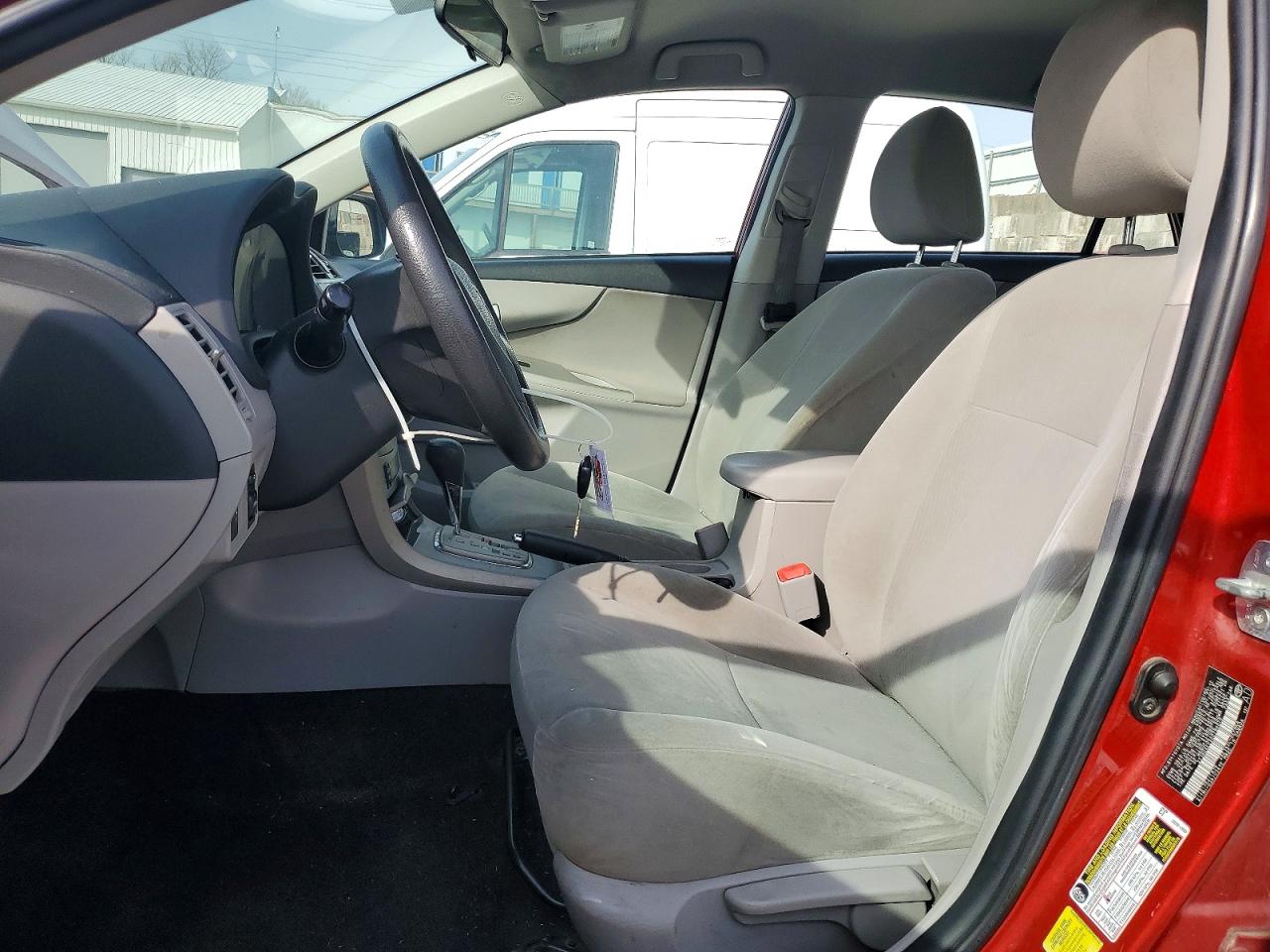 2012 TOYOTA COROLLA LE photo 19