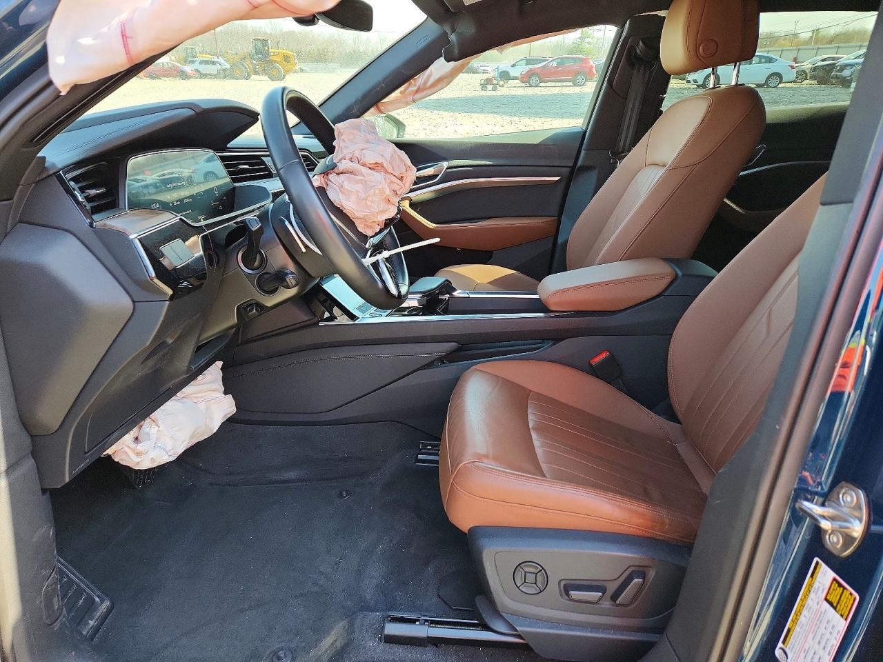 2023 AUDI E-TRON PREMIUM photo 19