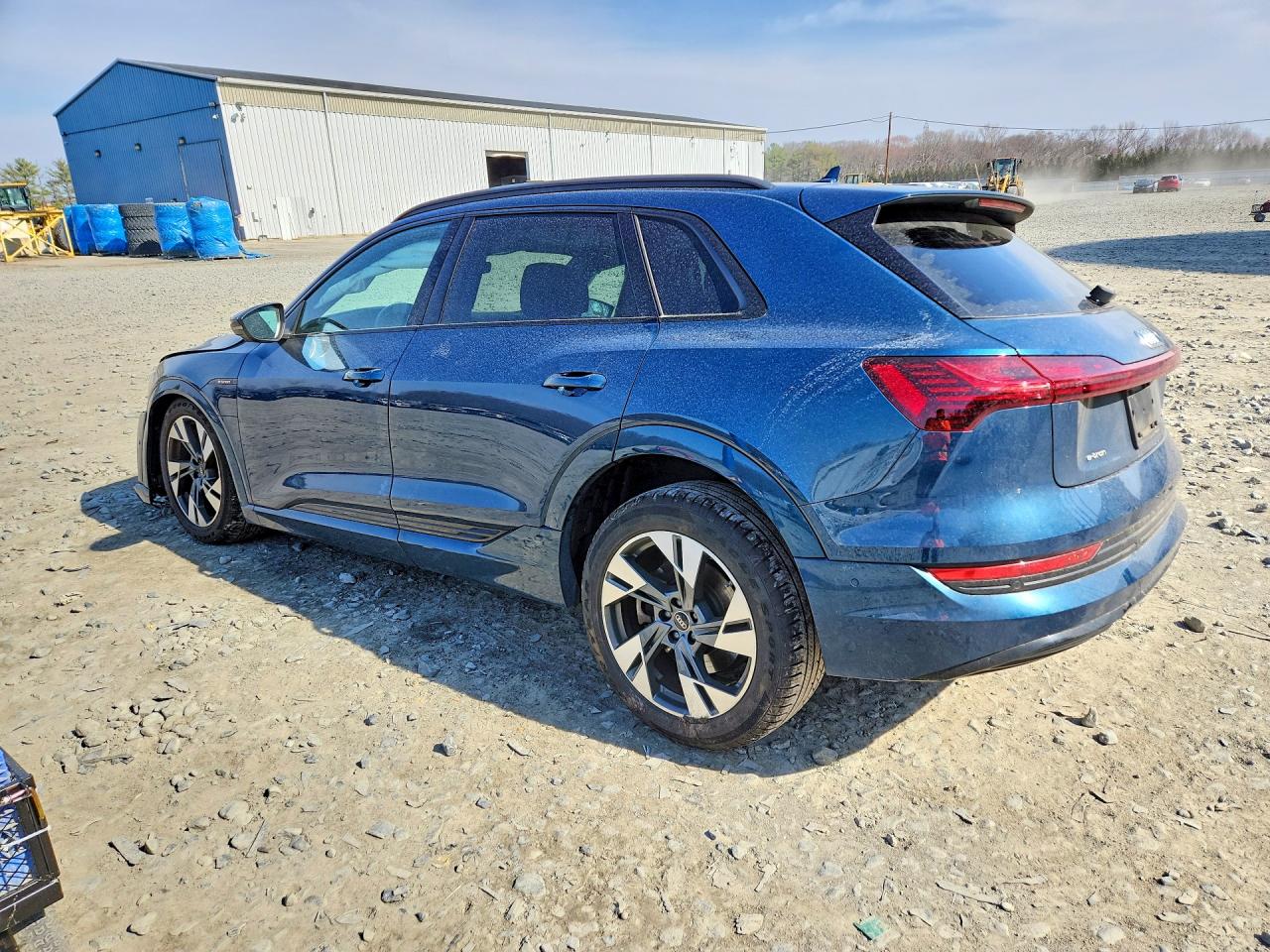 2023 AUDI E-TRON PREMIUM photo 4