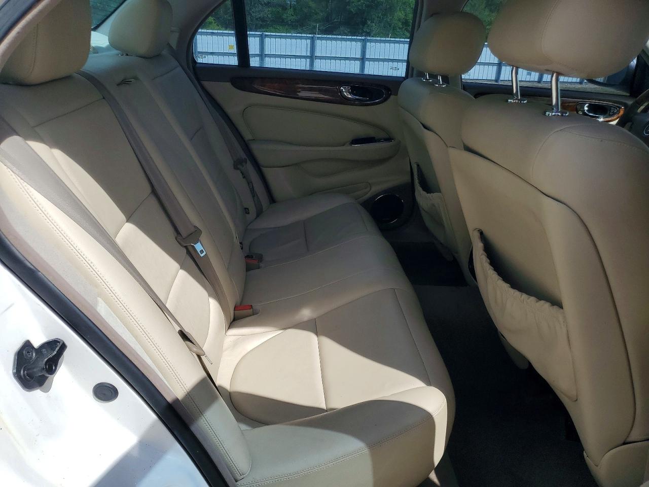 2004 JAGUAR XJ8 photo 28