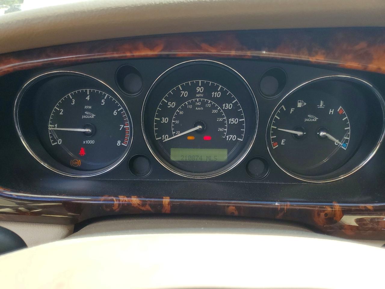 2004 JAGUAR XJ8 photo 25