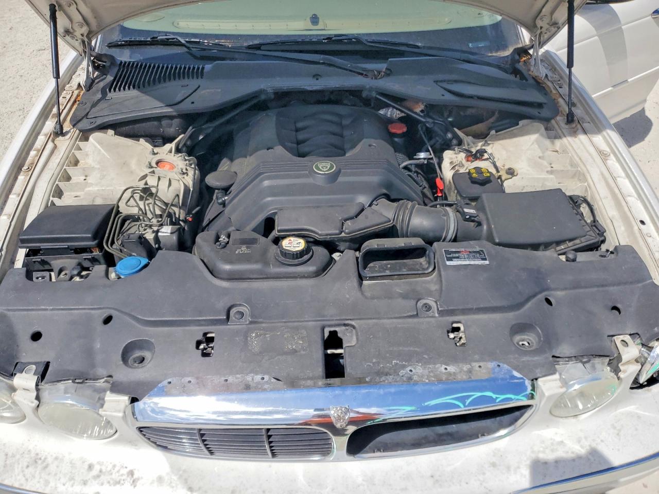 2004 JAGUAR XJ8 photo 31