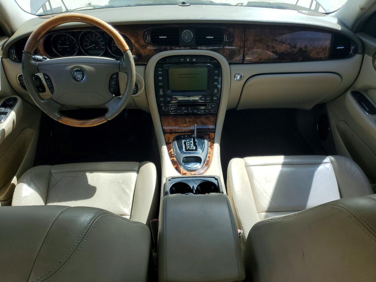 2004 JAGUAR XJ8 photo 22