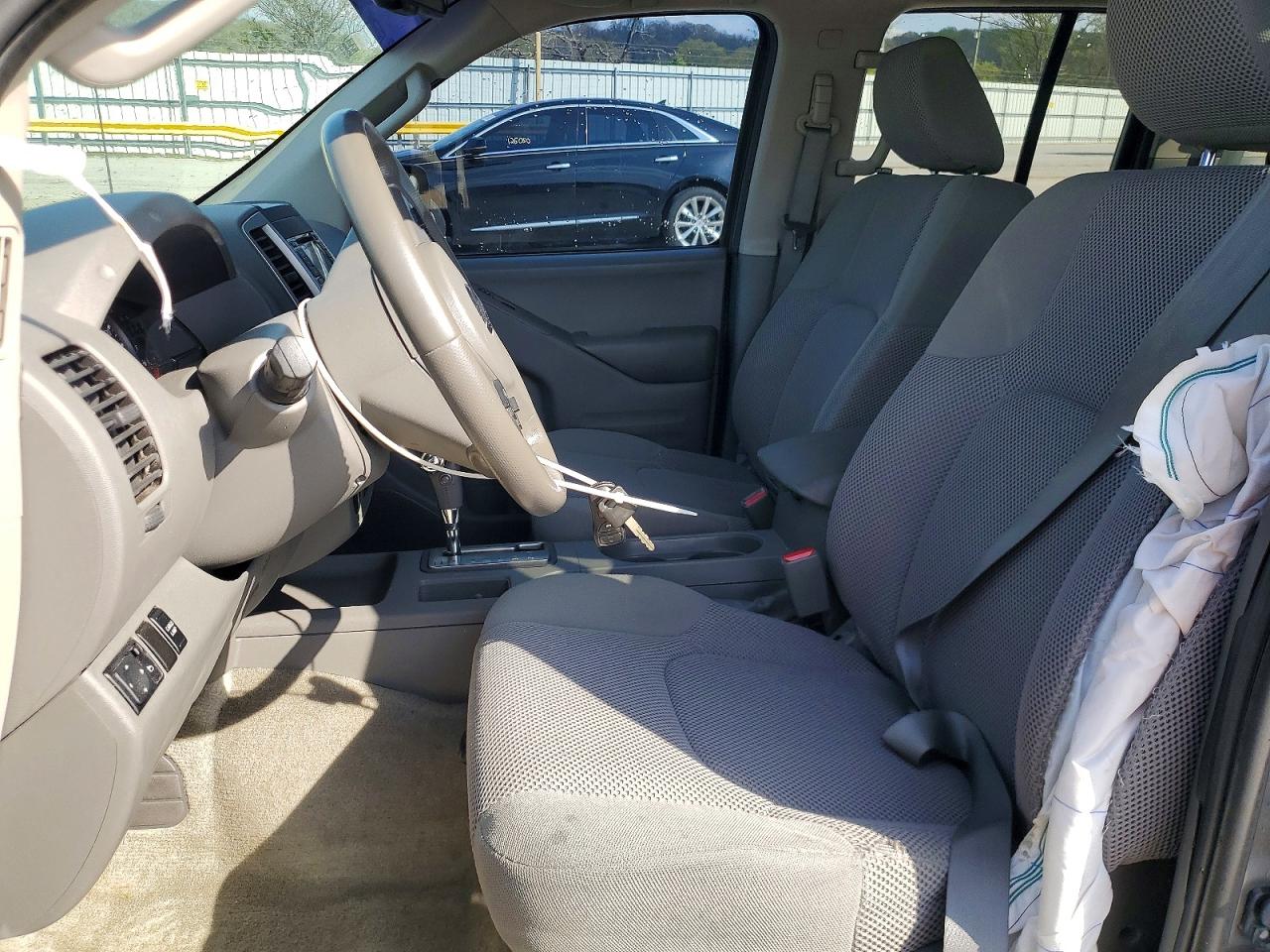 2017 NISSAN FRONTIER SV photo 13