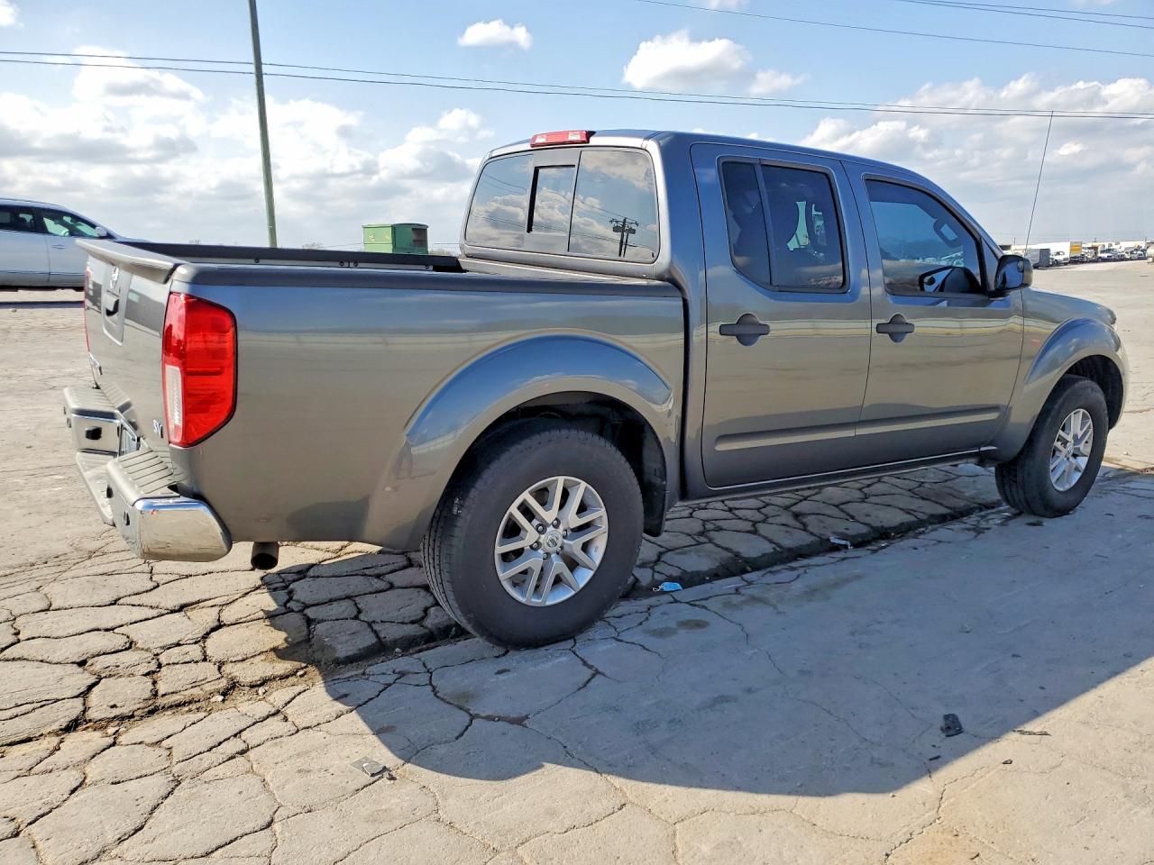 2017 NISSAN FRONTIER SV photo 5