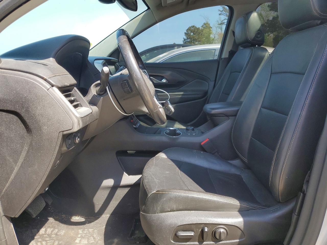 2018 GMC TERRAIN SLT photo 13