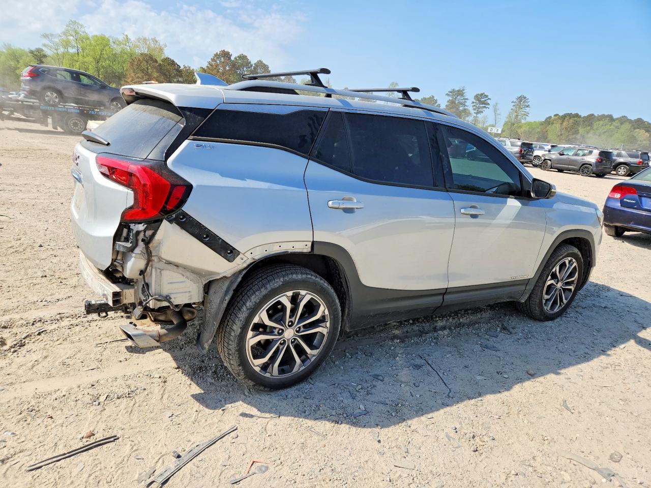 2018 GMC TERRAIN SLT photo 5