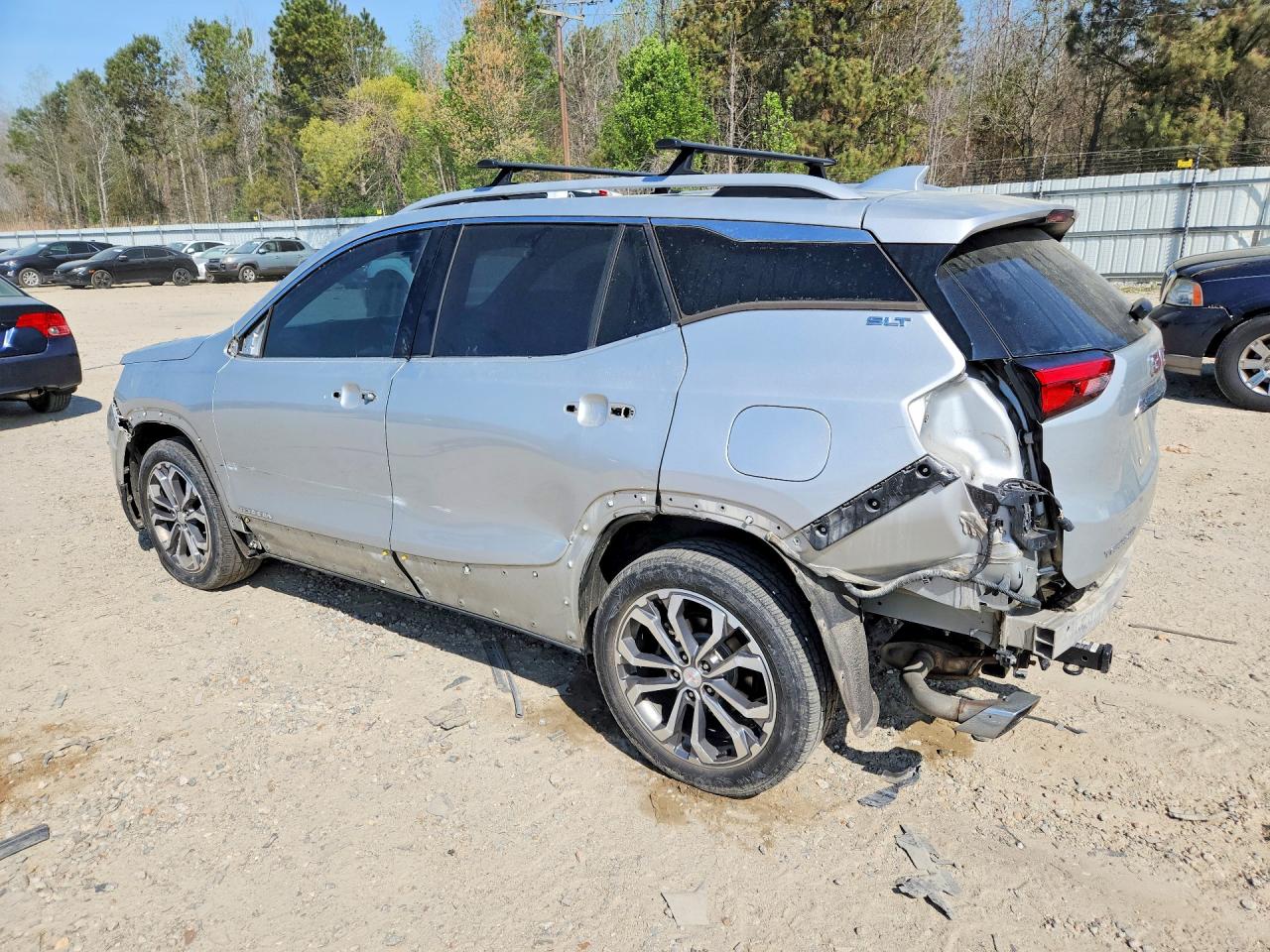 2018 GMC TERRAIN SLT photo 3