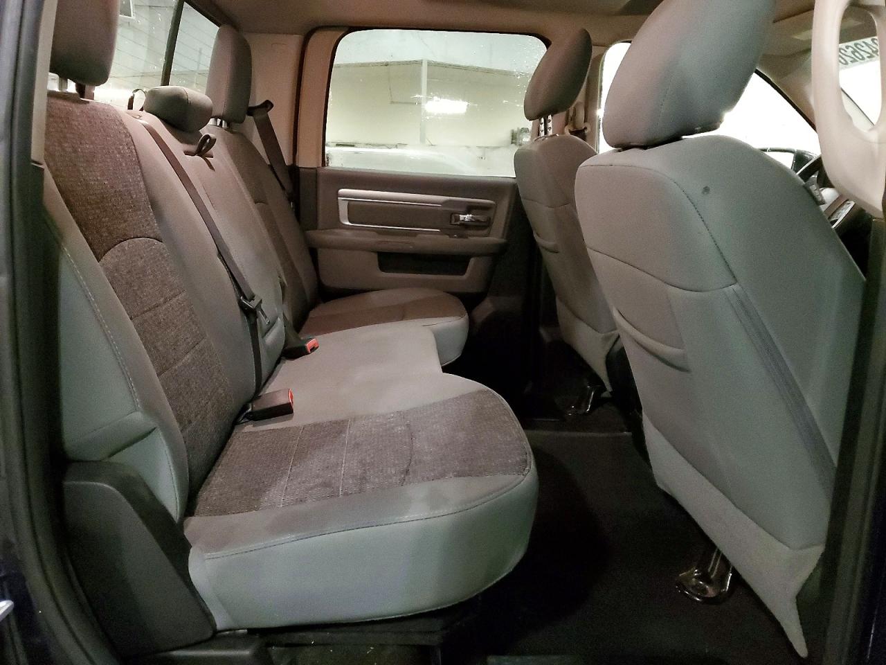 2017 RAM 1500 SLT photo 19