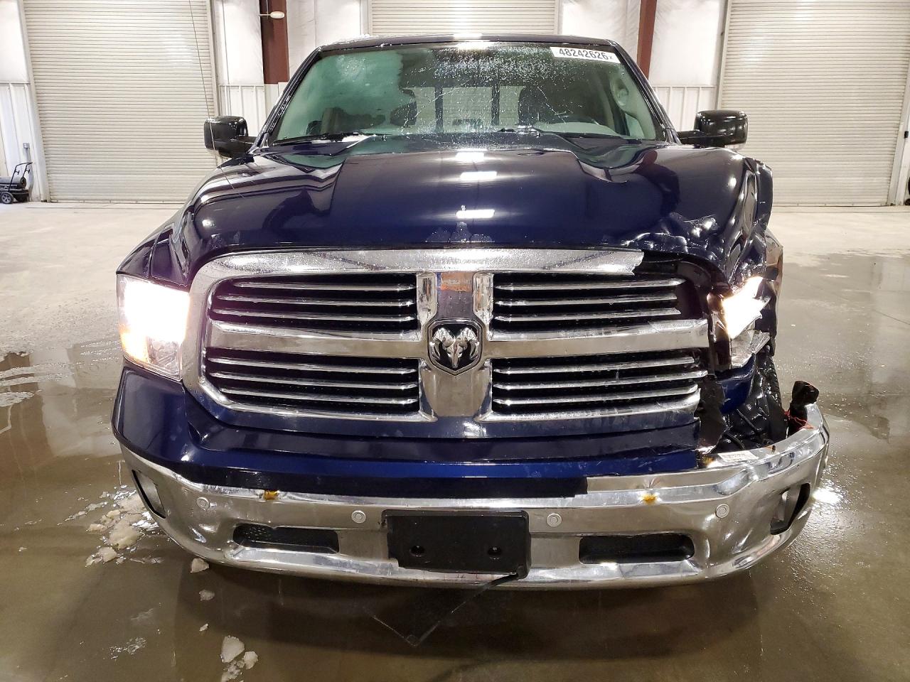 2017 RAM 1500 SLT photo 9