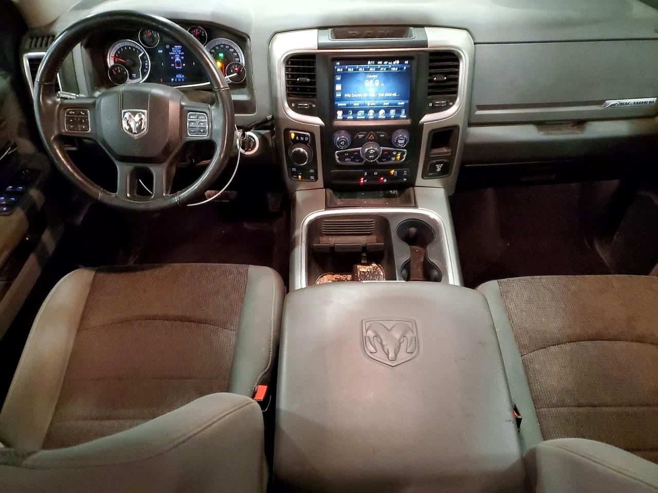 2017 RAM 1500 SLT photo 15