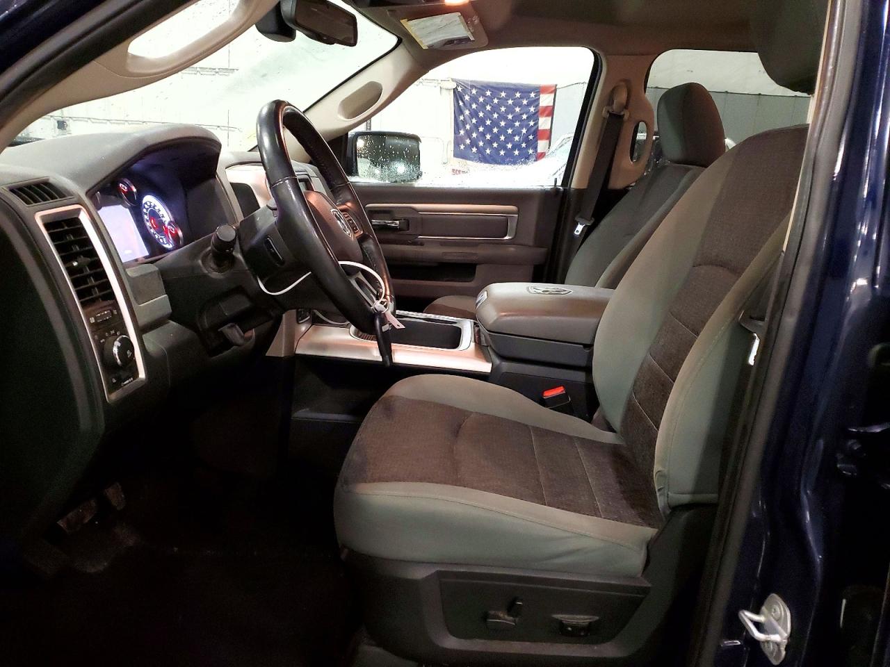 2017 RAM 1500 SLT photo 13