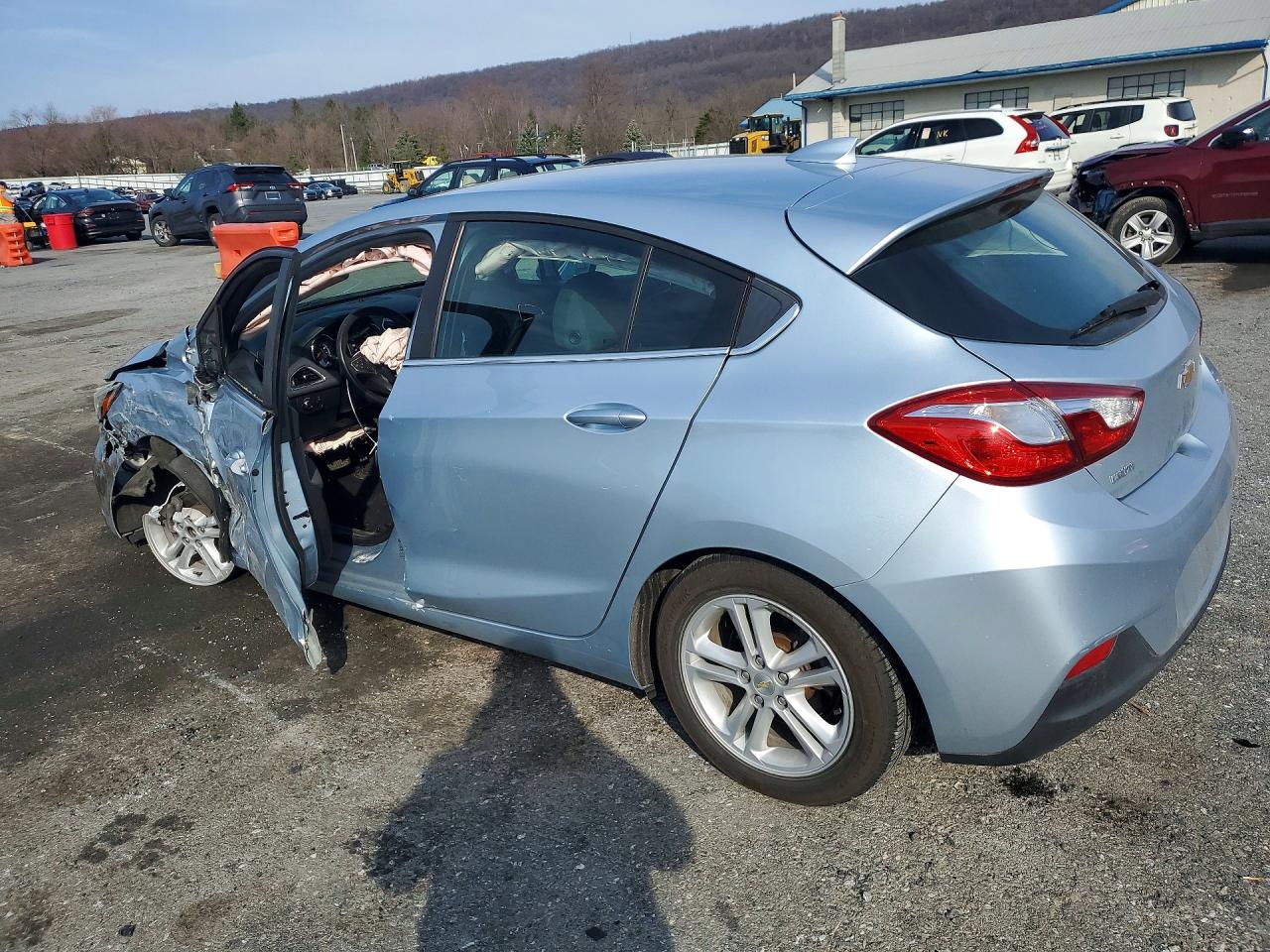 2017 CHEVROLET CRUZE LT photo 3