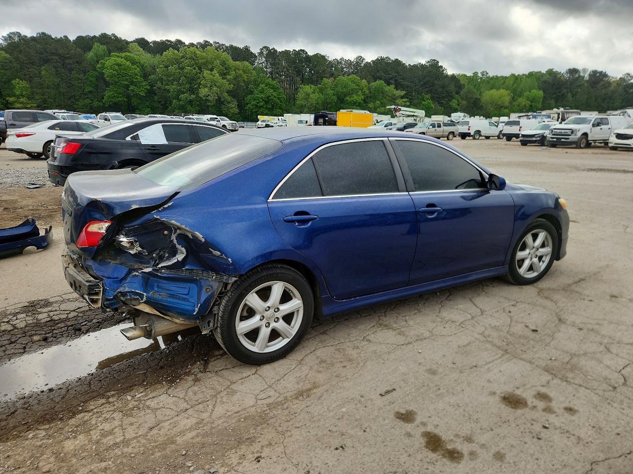 2009 TOYOTA CAMRY SE photo 3
