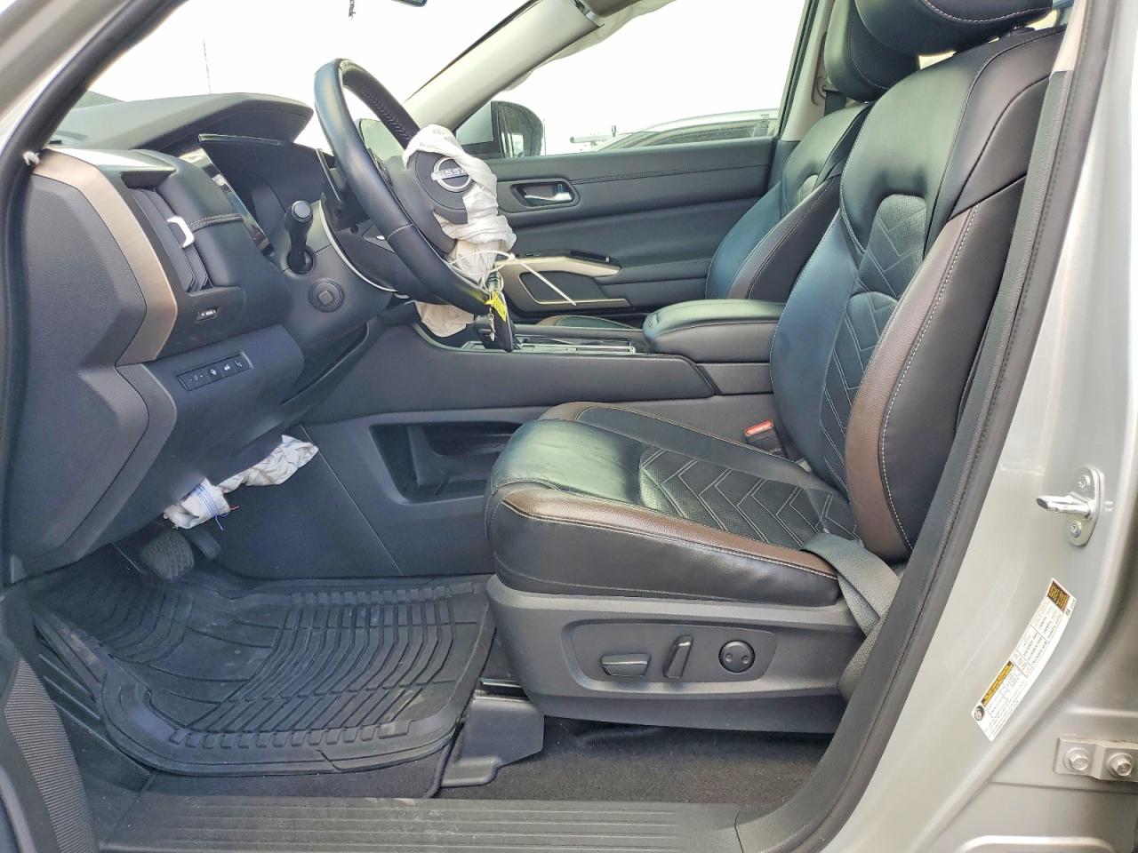 2023 NISSAN PATHFINDER PLATINUM photo 7