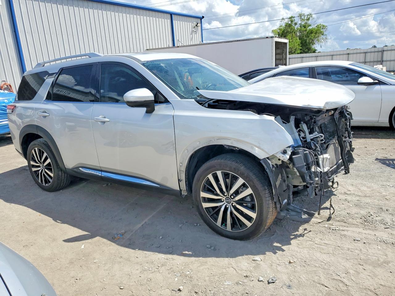 2023 NISSAN PATHFINDER PLATINUM photo 4