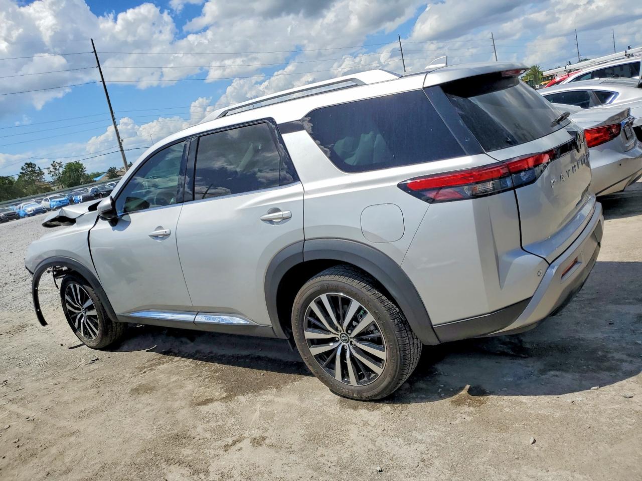 2023 NISSAN PATHFINDER PLATINUM photo 2