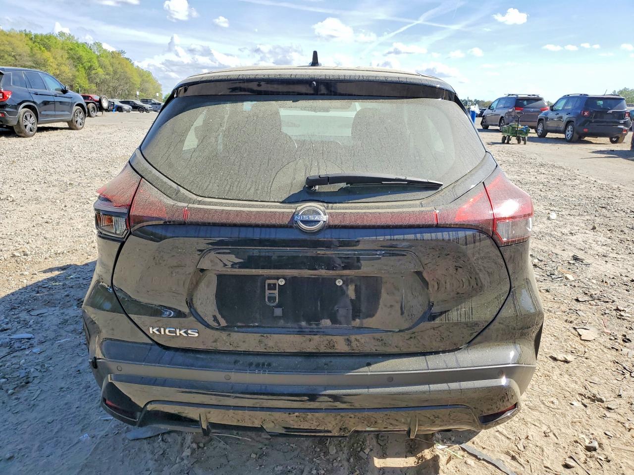 2022 NISSAN KICKS S photo 11