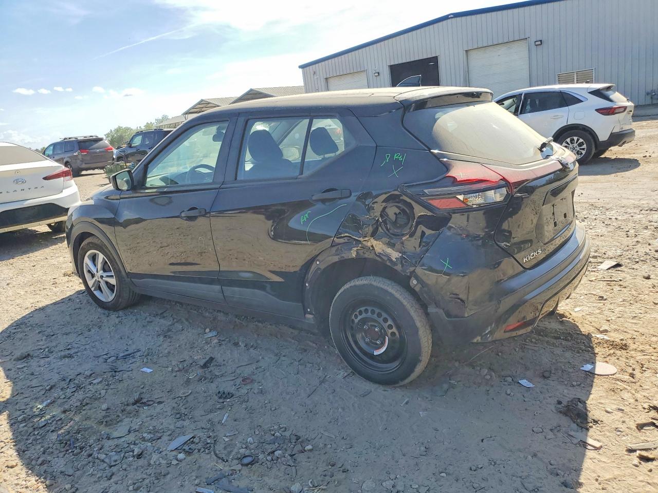 2022 NISSAN KICKS S photo 3
