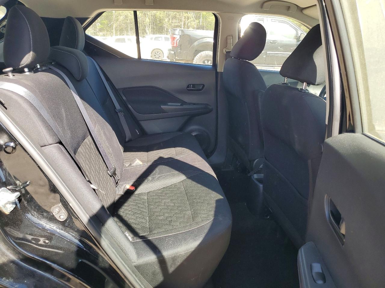 2022 NISSAN KICKS S photo 19