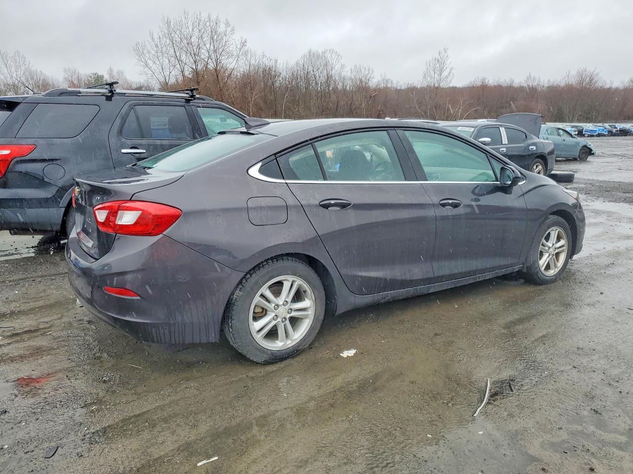 2017 CHEVROLET CRUZE LT photo 3
