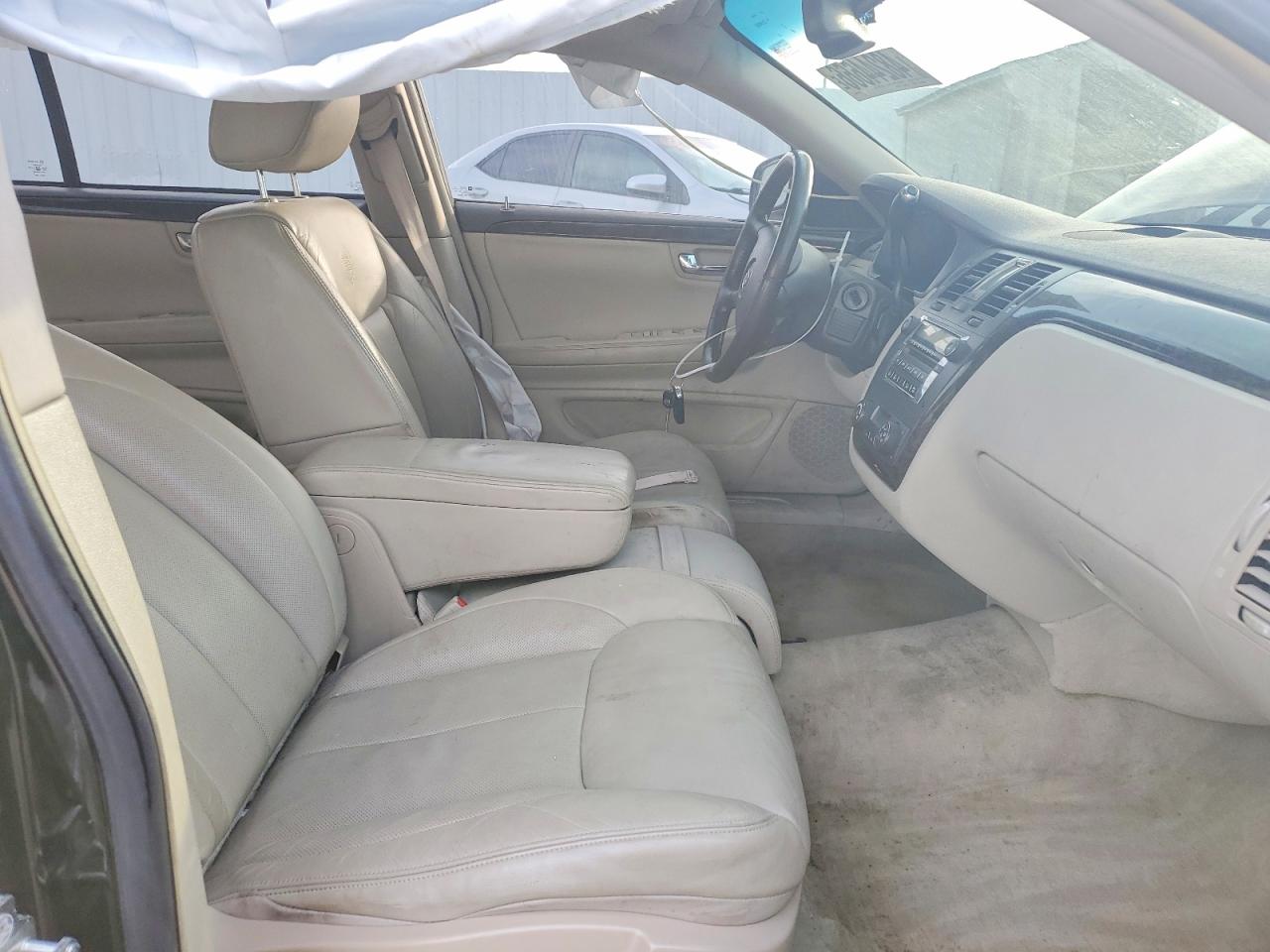 2008 CADILLAC DTS photo 19