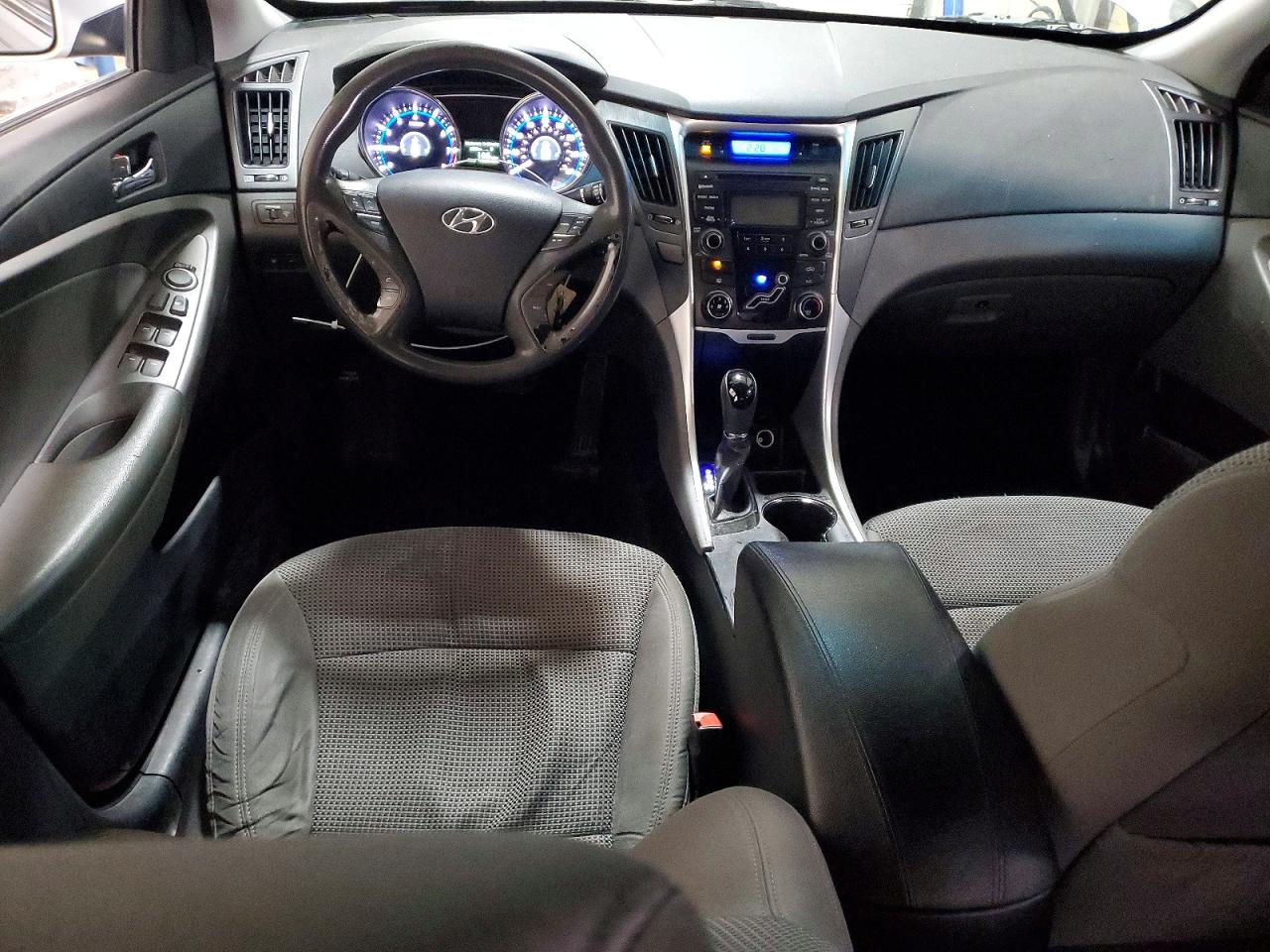 2012 HYUNDAI SONATA GLS photo 22