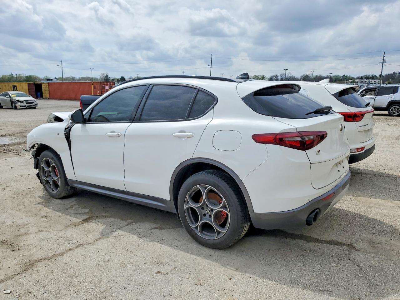 2022 ALFA ROMEO STELVIO TI photo 2