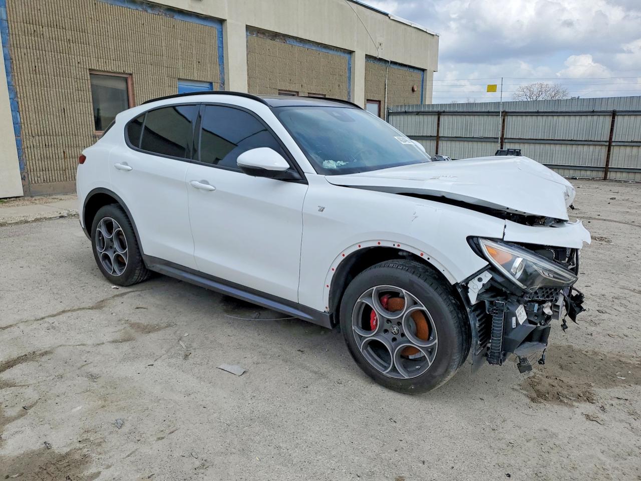 2022 ALFA ROMEO STELVIO TI photo 4