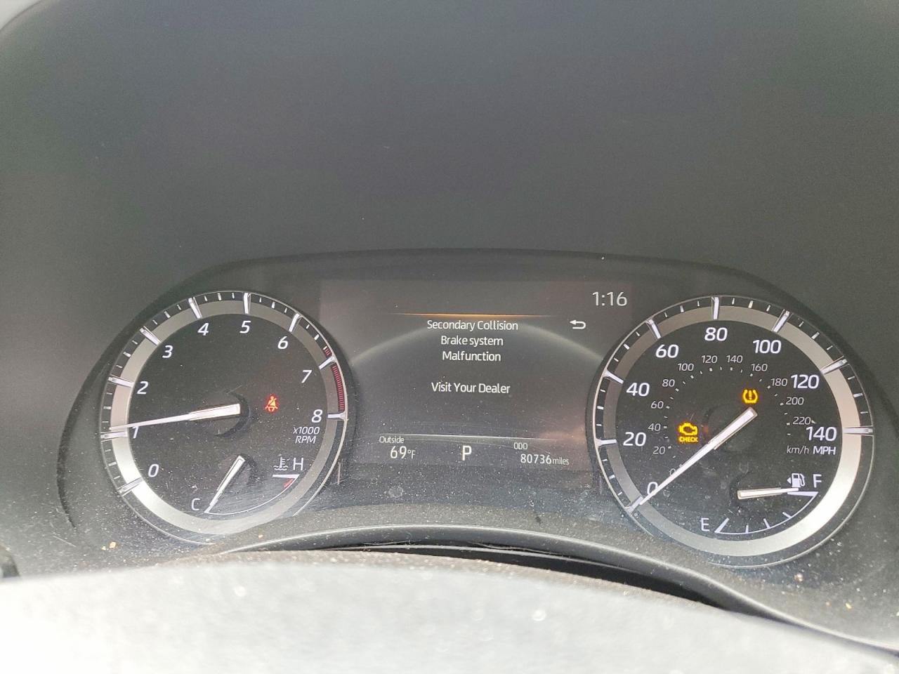 2020 TOYOTA HIGHLANDER XLE photo 25