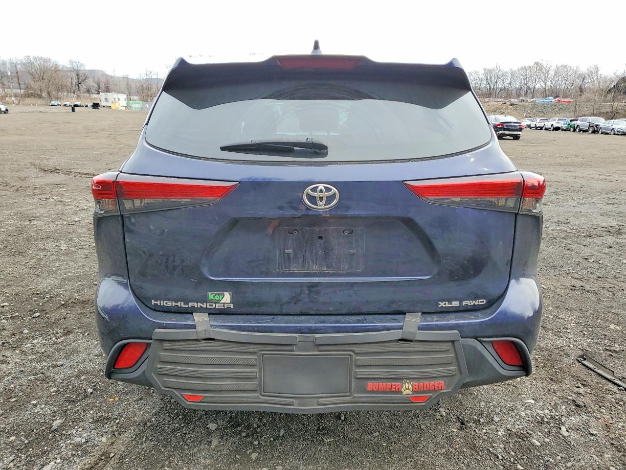 2020 TOYOTA HIGHLANDER XLE photo 16