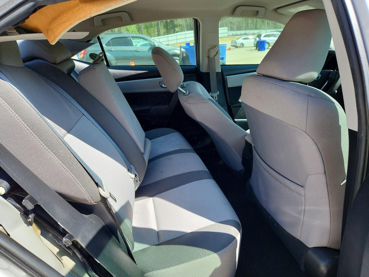 2017 TOYOTA COROLLA LE photo 19