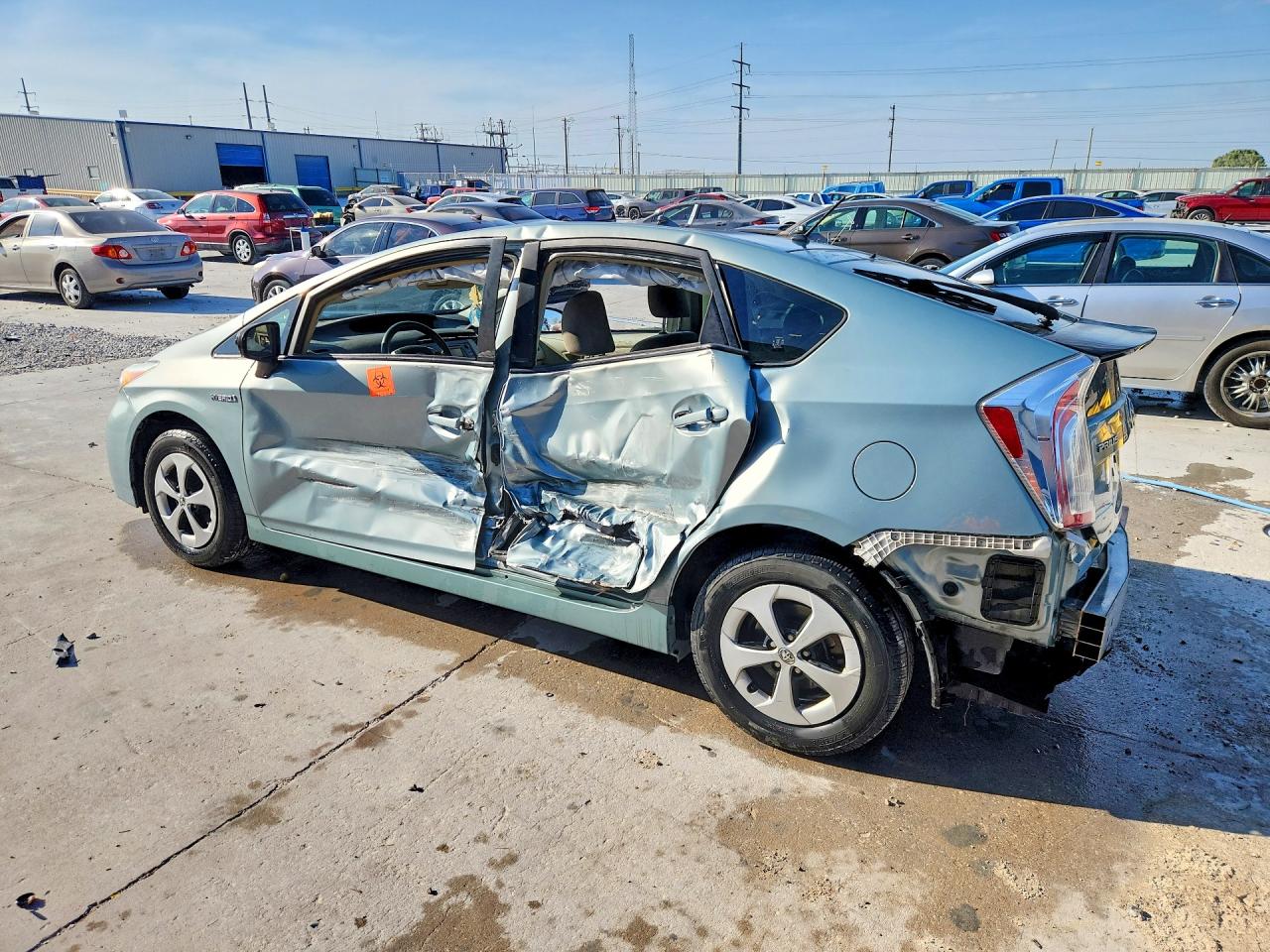 2015 TOYOTA PRIUS TWO photo 3