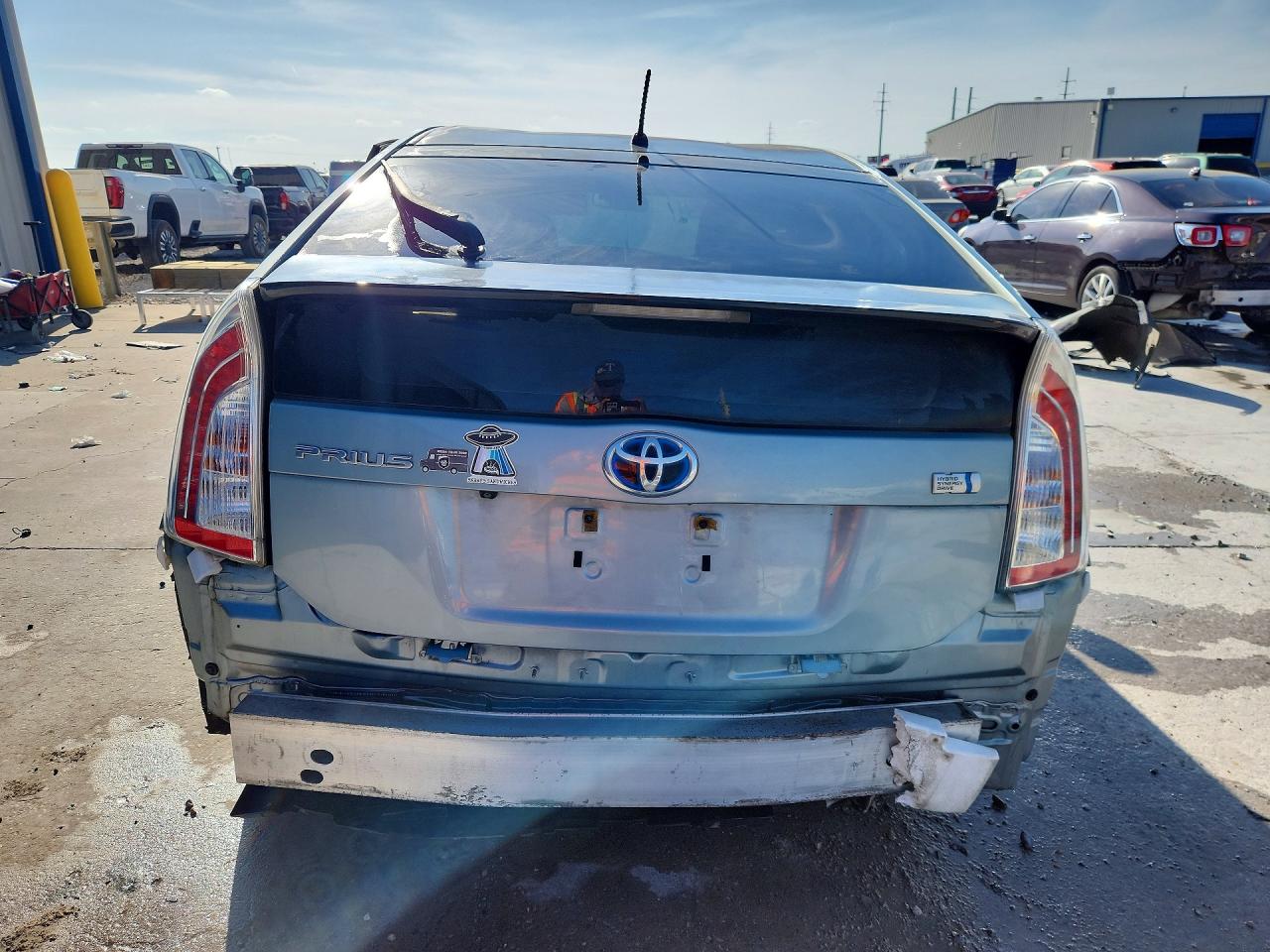 2015 TOYOTA PRIUS TWO photo 11