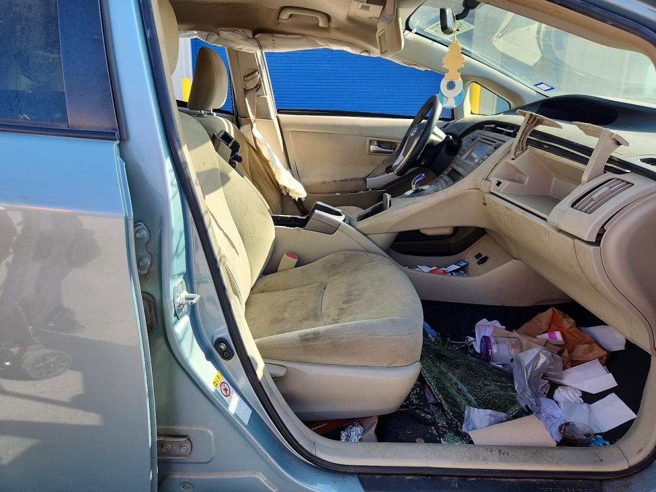 2015 TOYOTA PRIUS TWO photo 13