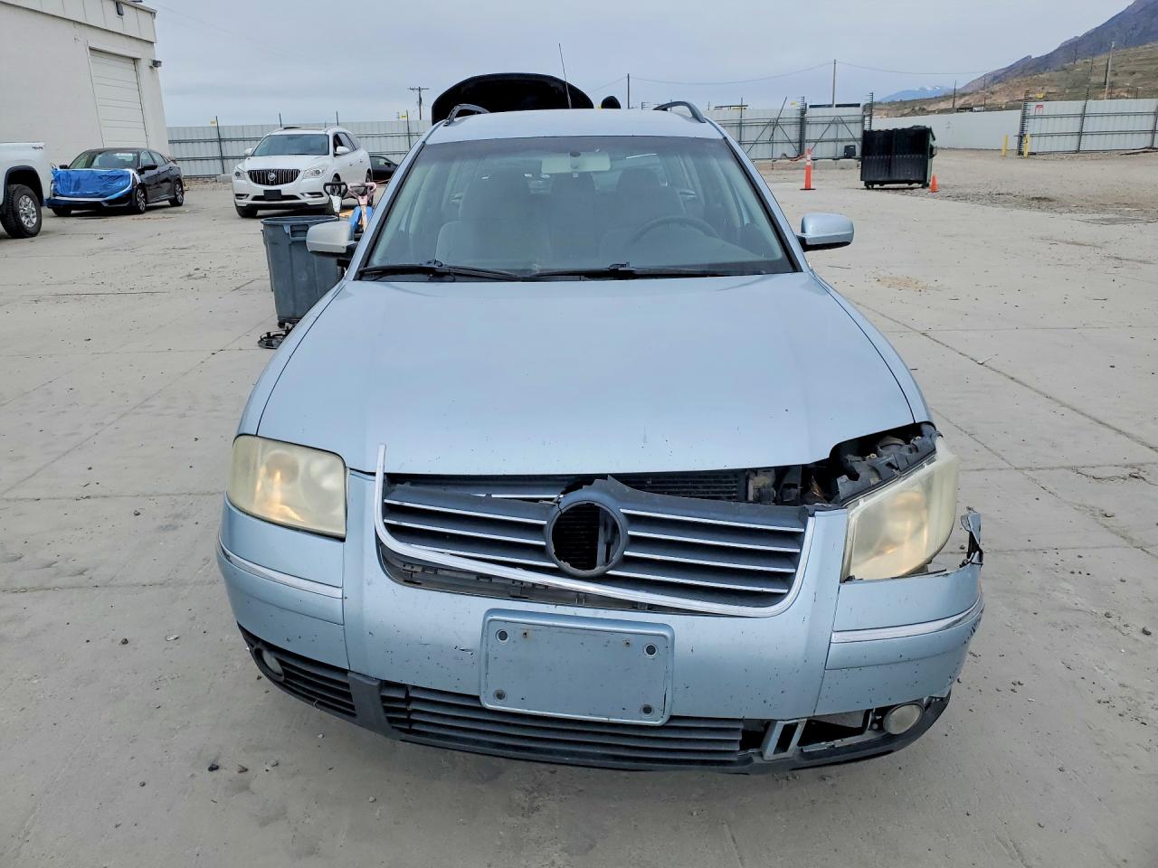 2002 VOLKSWAGEN PASSAT GLS photo 9