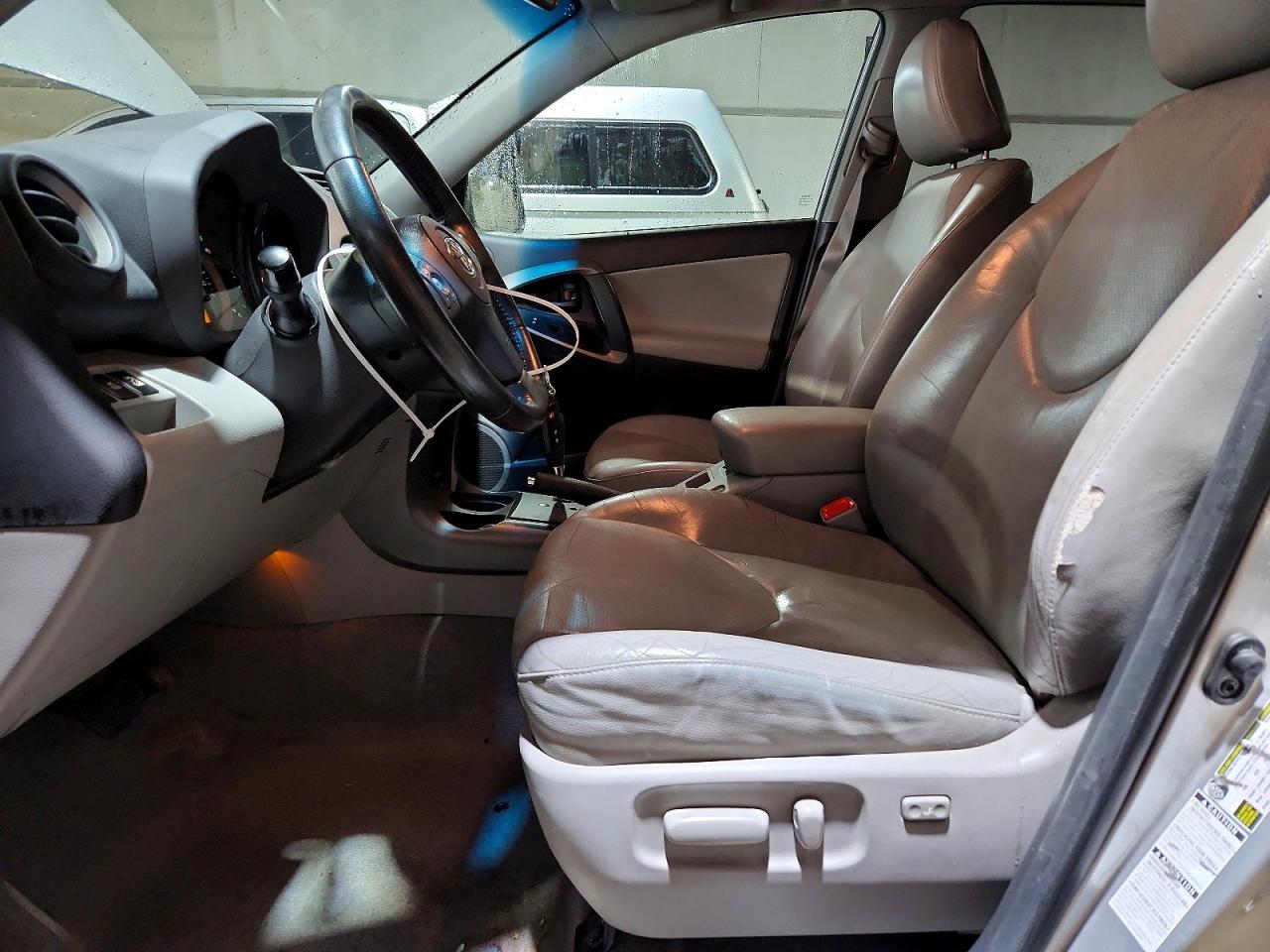 2010 TOYOTA RAV4 LIMITED photo 13
