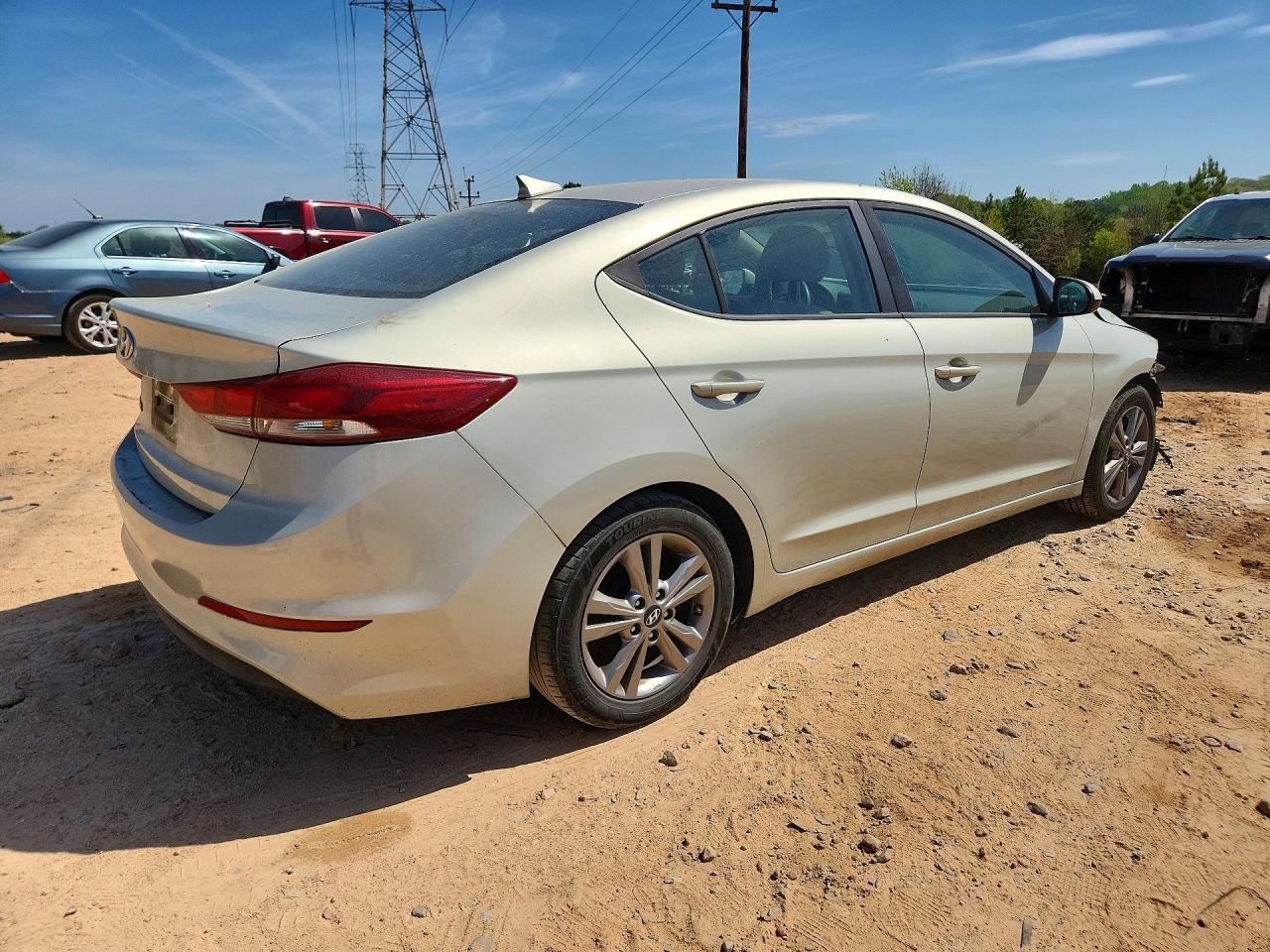 2017 HYUNDAI ELANTRA SE photo 5