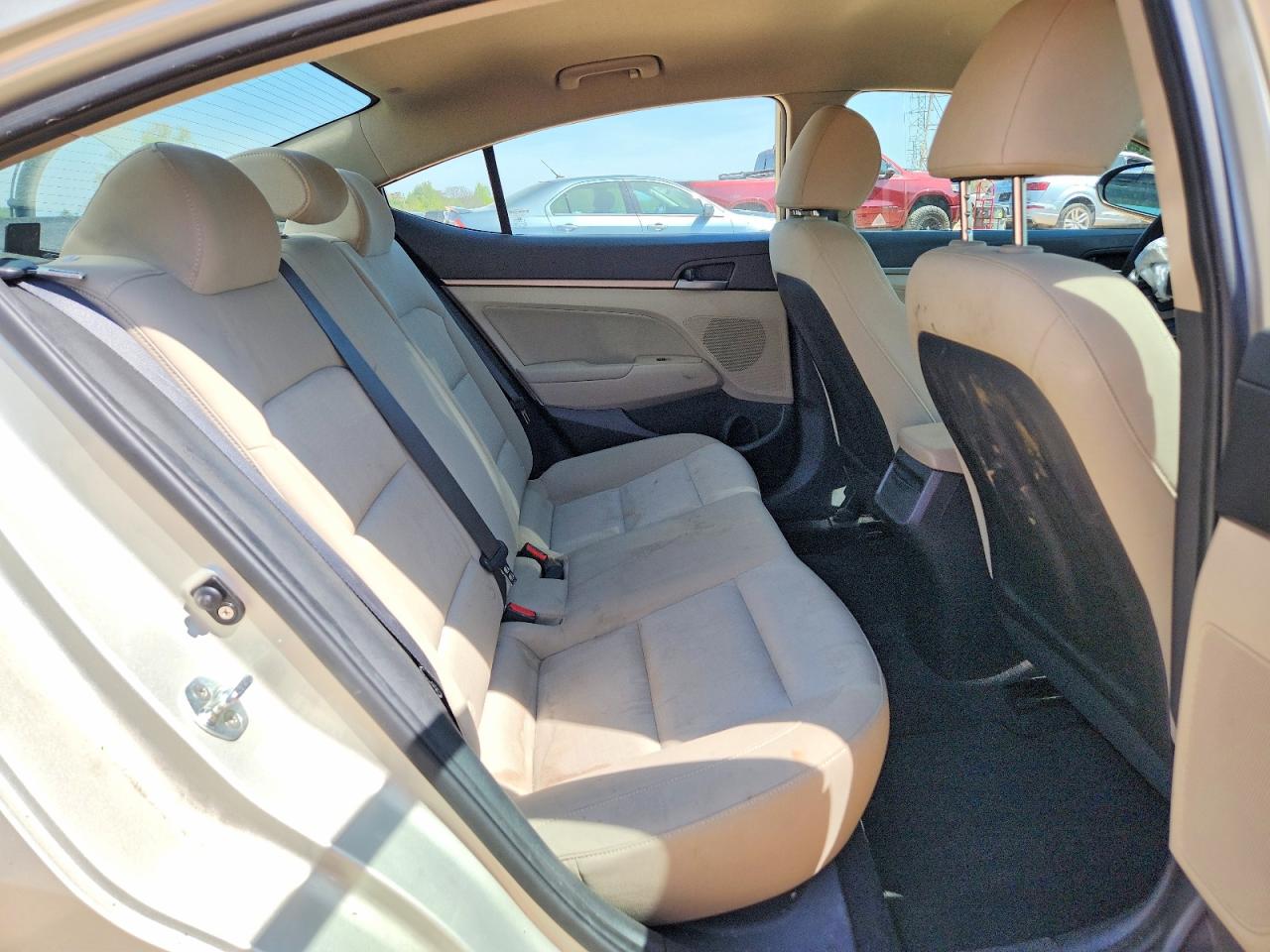 2017 HYUNDAI ELANTRA SE photo 19