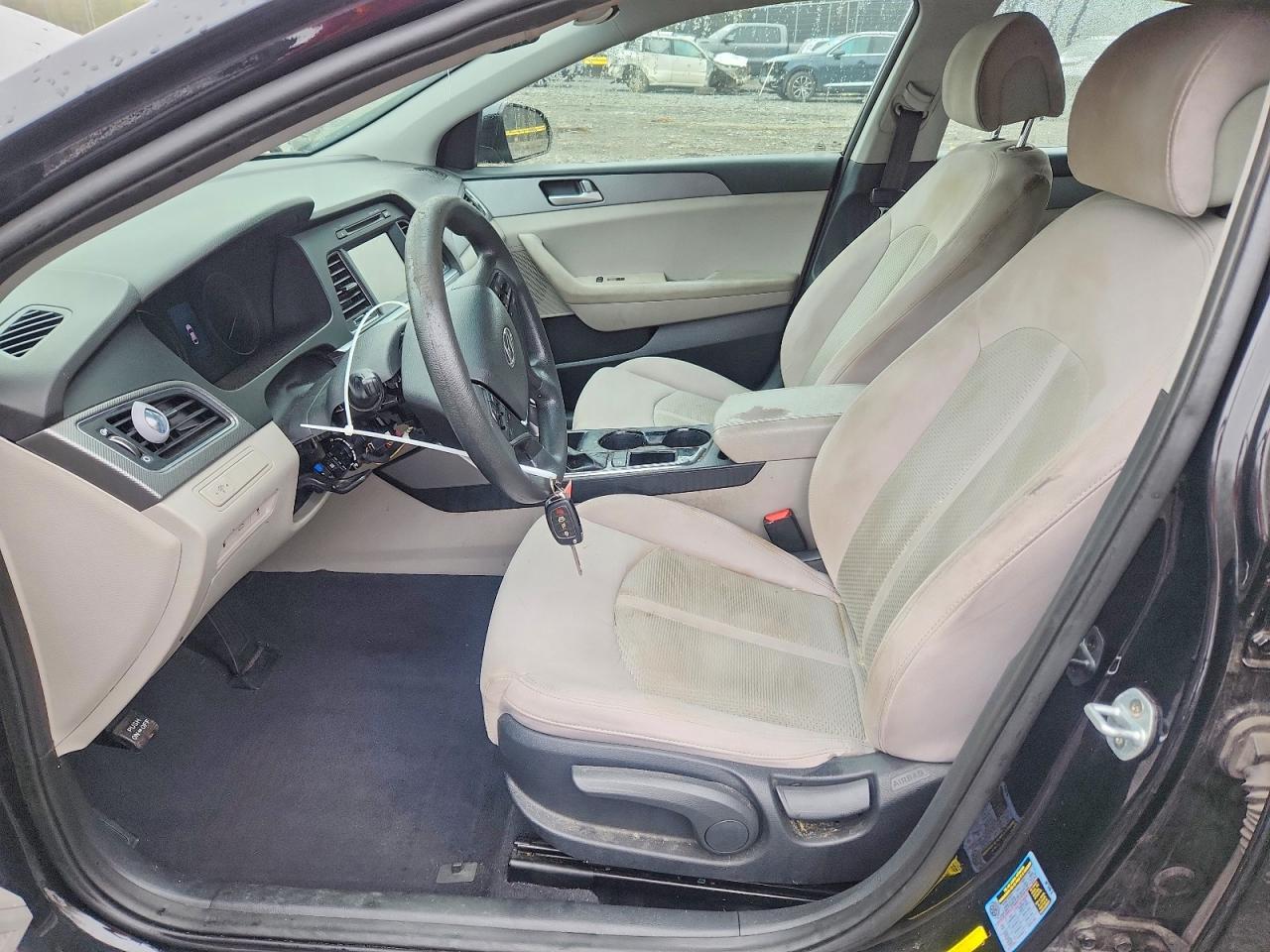 2017 HYUNDAI SONATA SE photo 13