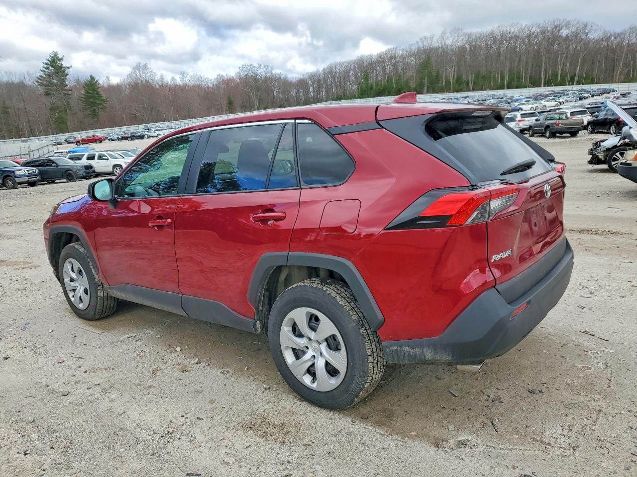 2024 TOYOTA RAV4 LE photo 3