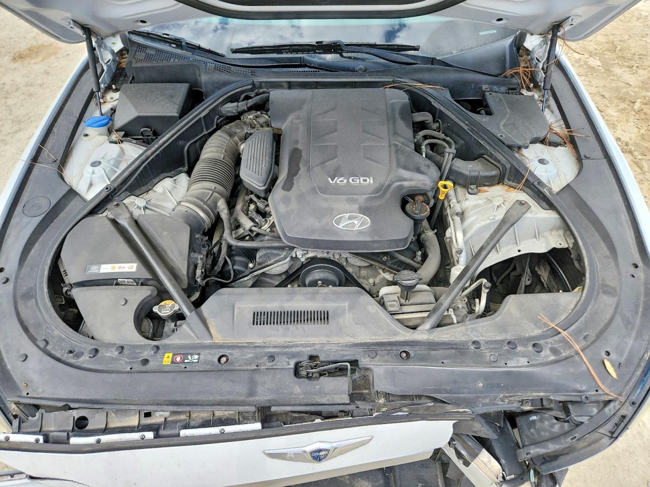 2015 HYUNDAI GENESIS 3.8L photo 31